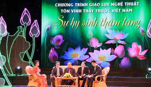 Công bố danh sách đoạt giải trong cuộc thi “Sự hy sinh thầm lặng”